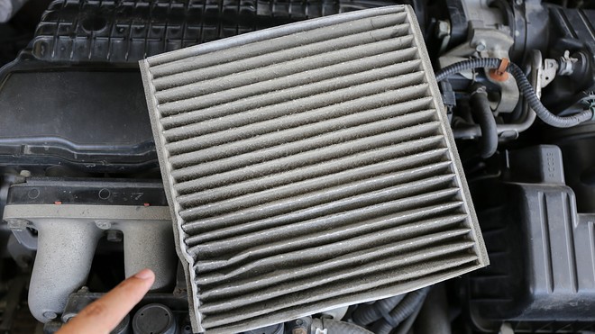 dirty car air filter