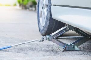 Lifting Car With Hand Jack